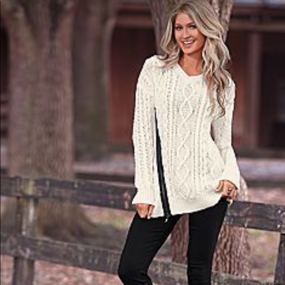Venus XS off white sweater.